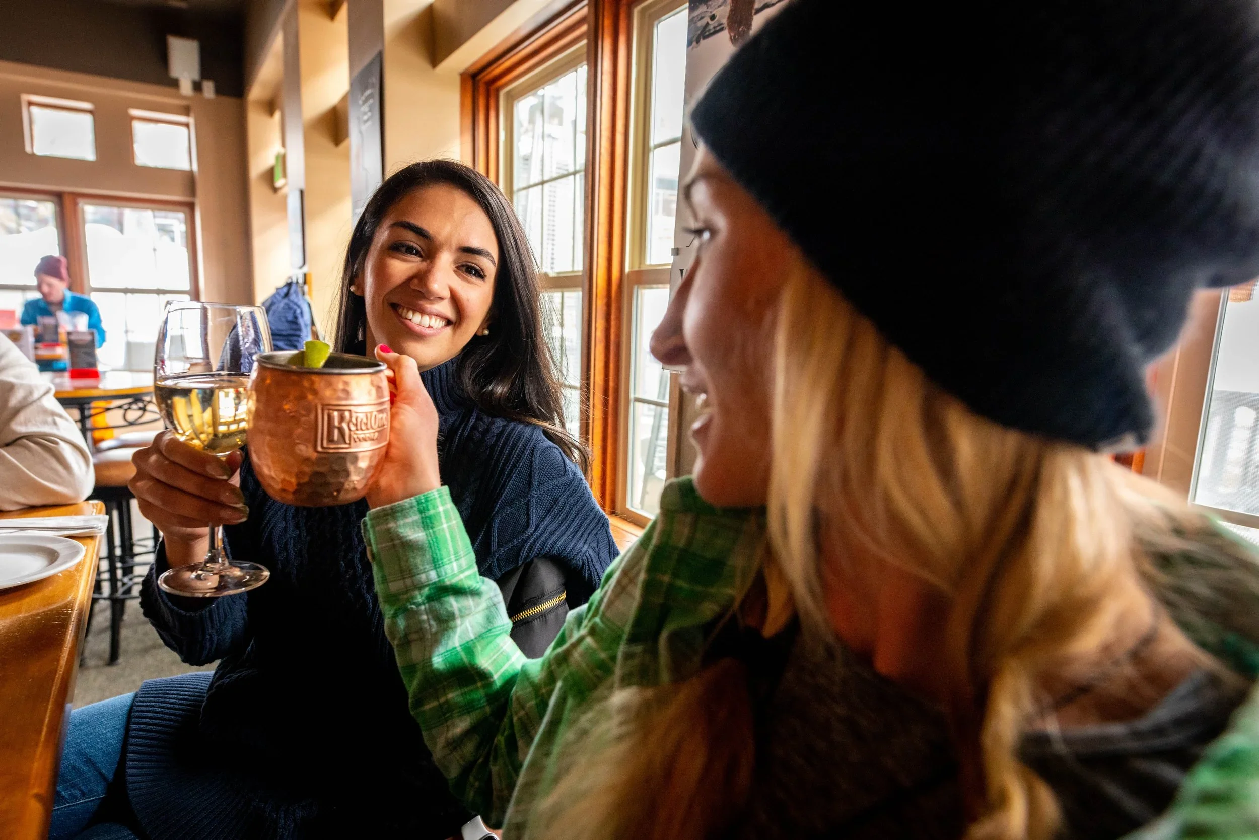 22_SkiUtah_Apres_SeanRyan-1752.webp