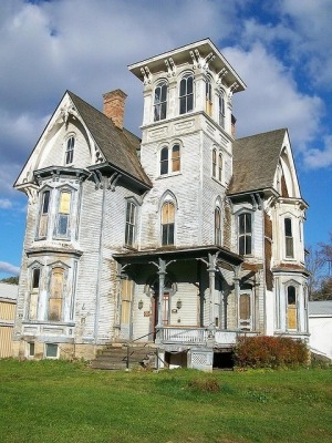 Located in Pennsylvania is a Gothic-style house that's the epitomy of a haunted house.