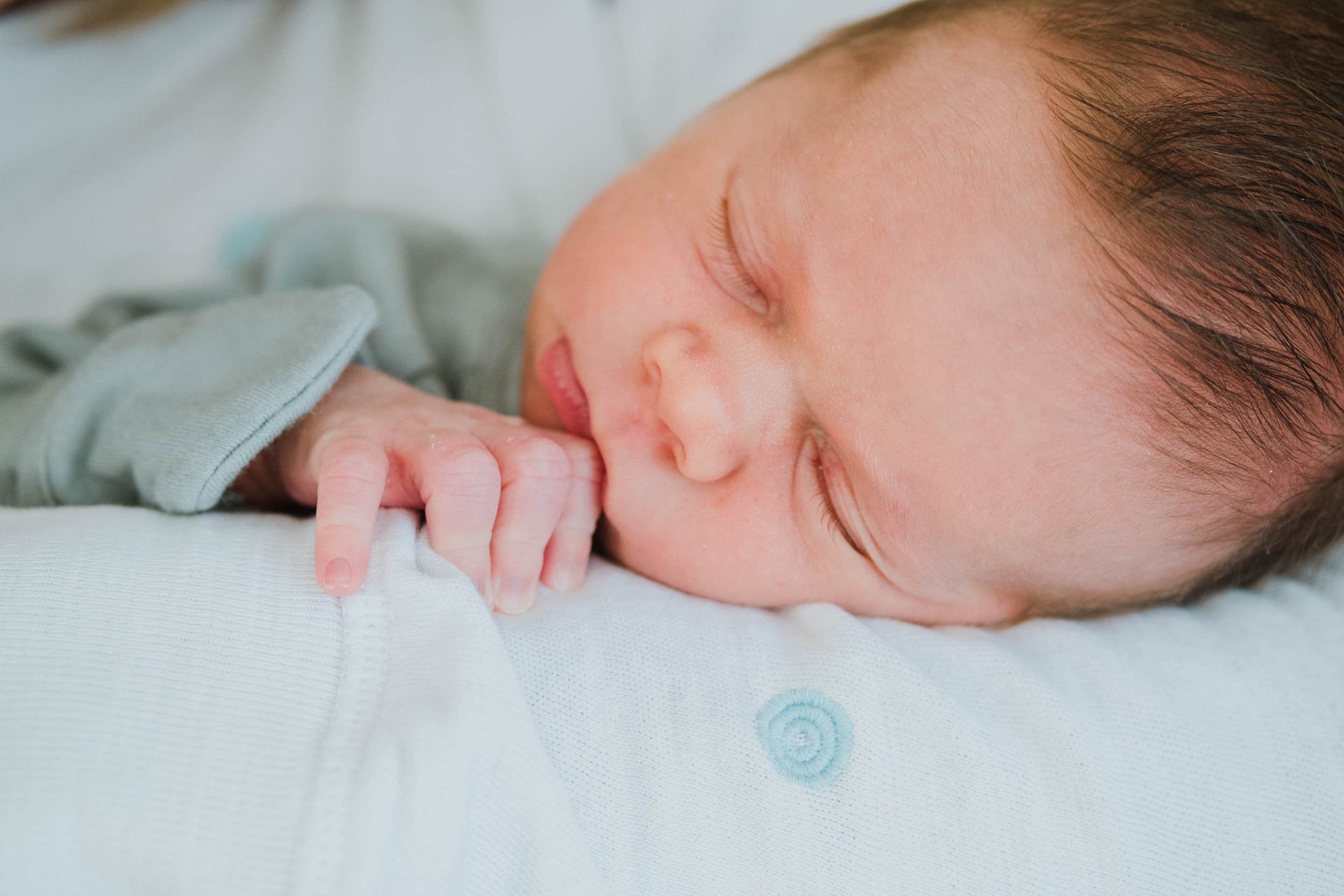newborn-photography-two-moms-lisle-naperville-downersgrove-elgin-55.jpg