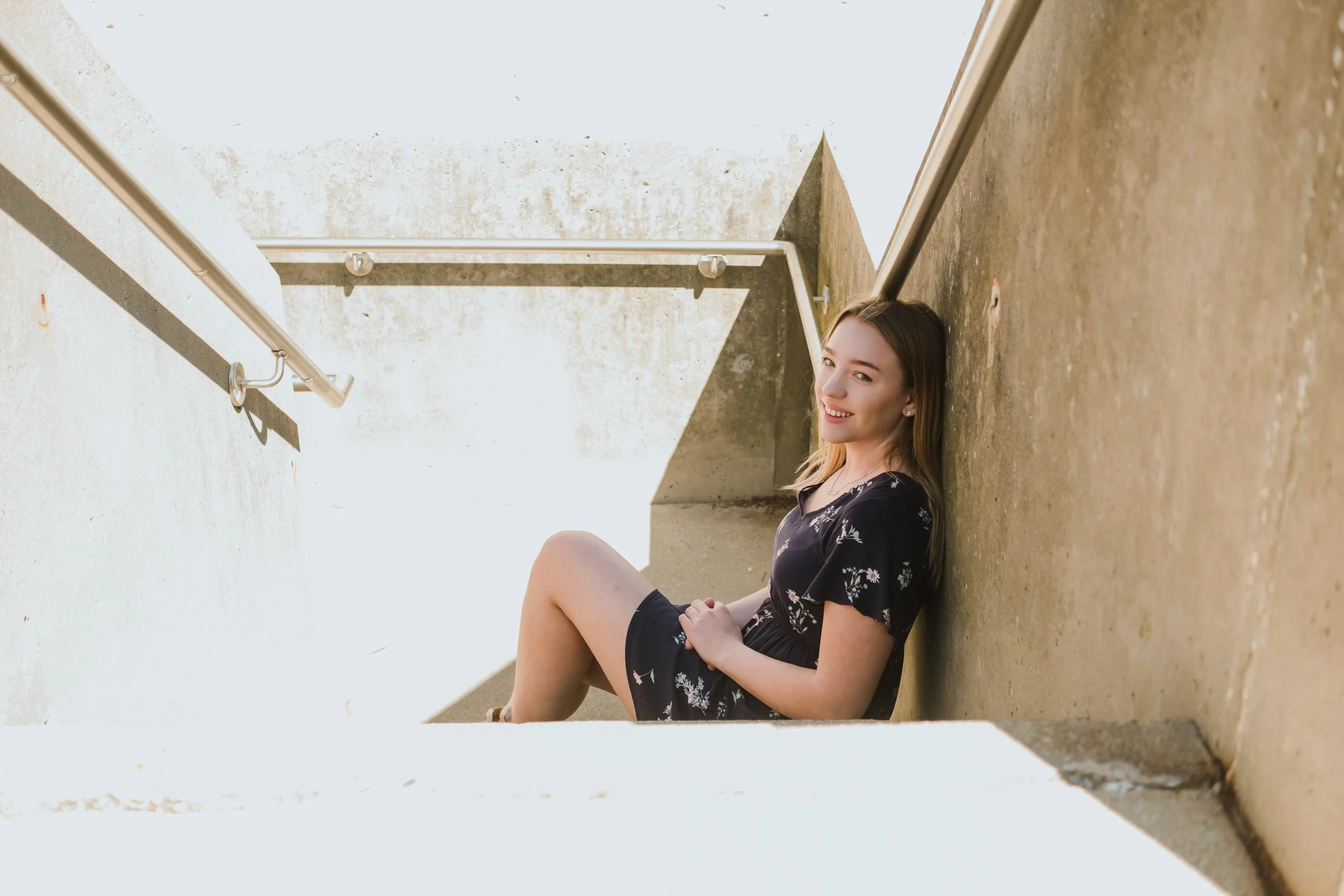creative-affordable-senior-photos-that-parents-and-kids-love-chicago-naperville-downersgrove15.jpg