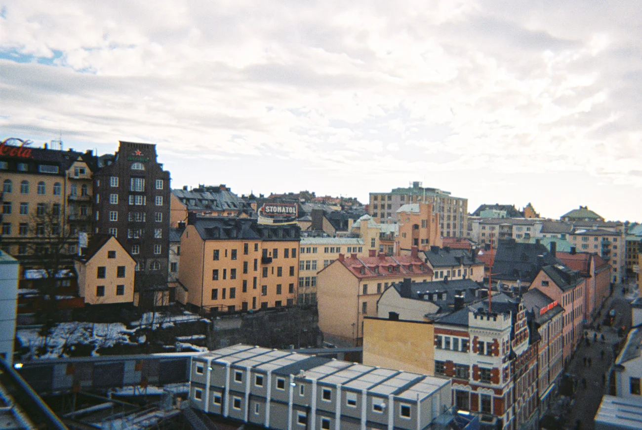 050_lomo-reg.jpg