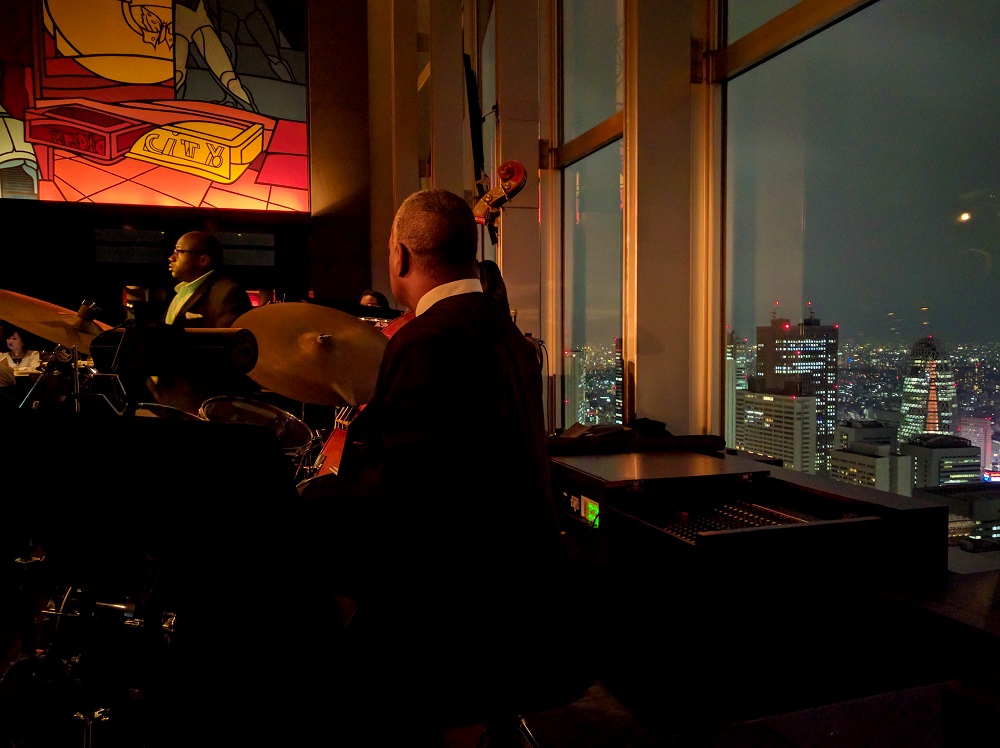 Nightly jazz at the New York Bar of the Park Hyatt Tokyo