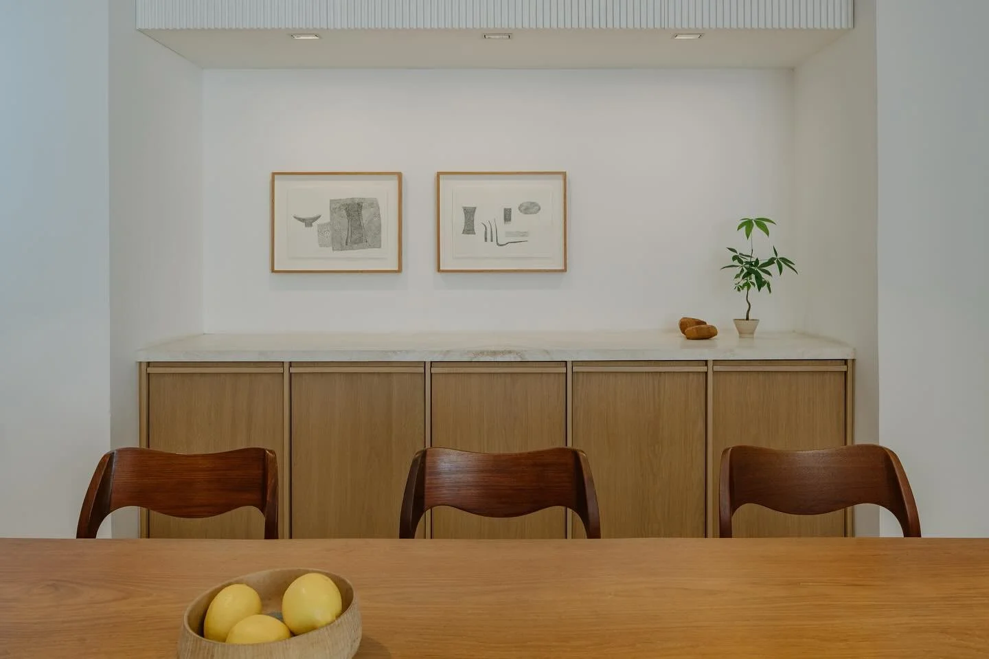 BALMORAL APARTMENT 

Customised cabinet and dining table paired with vintage Model 71 chairs from @noden__ 

#takenouchiwebb
#homedesign 
##sghomedesign 
#sghome 
#singaporehomes 
#sgdesign 
#singaporedesign 
#sginteriordesign 
#sginterior 
#interior