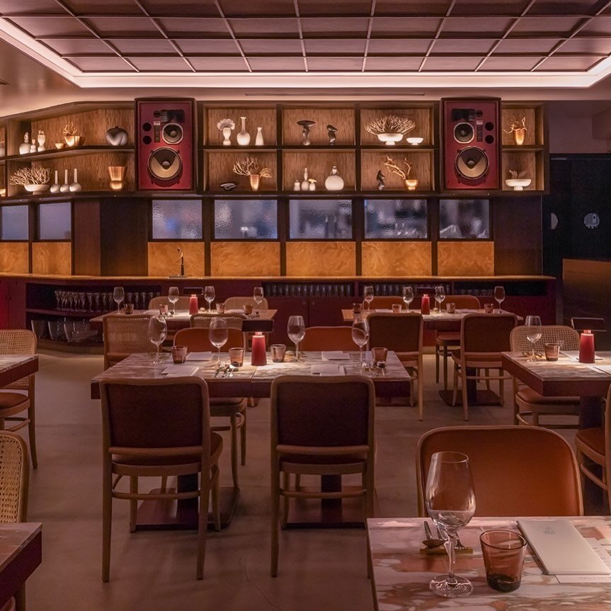Pres de L&rsquo;AS, Harajuku

Produced by @transit_group_ this modern French restaurant is part of Harajuku Quest, a new building by OMA in Tokyo.
Apart from the daily omakase menu, the space is designed with a focus on private events and weddings.
T