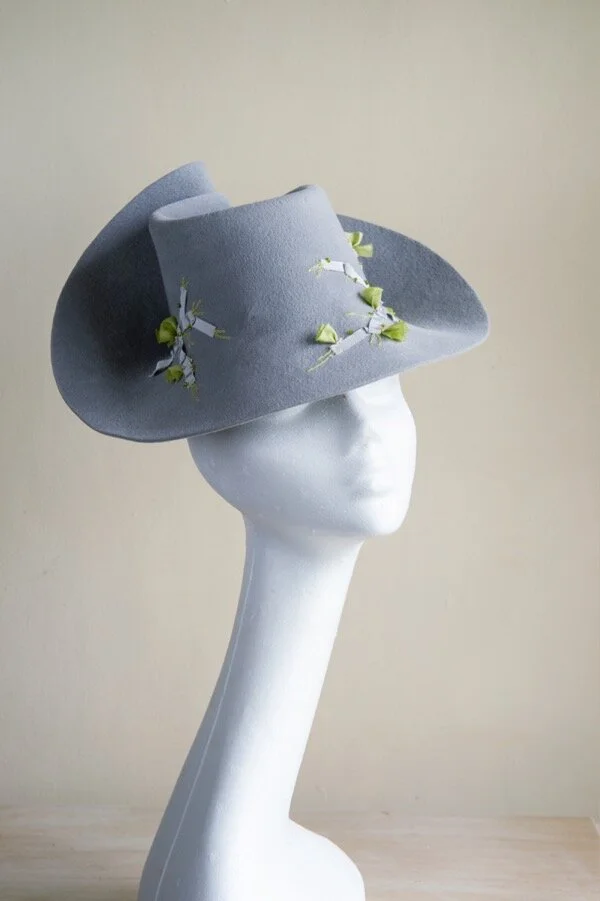 Peachbloom grey felt percher hat.jpg
