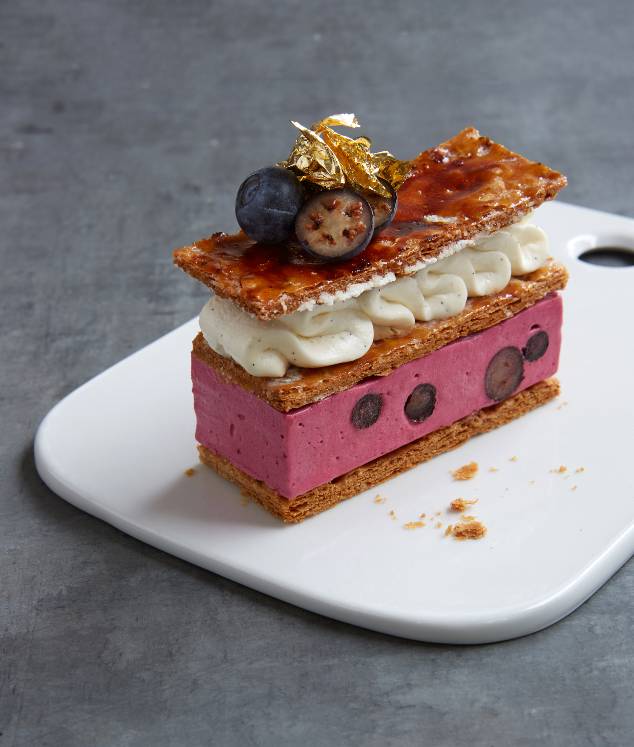 Cassis-Joghurt-Millesfeuilles by Beate Wöllstein