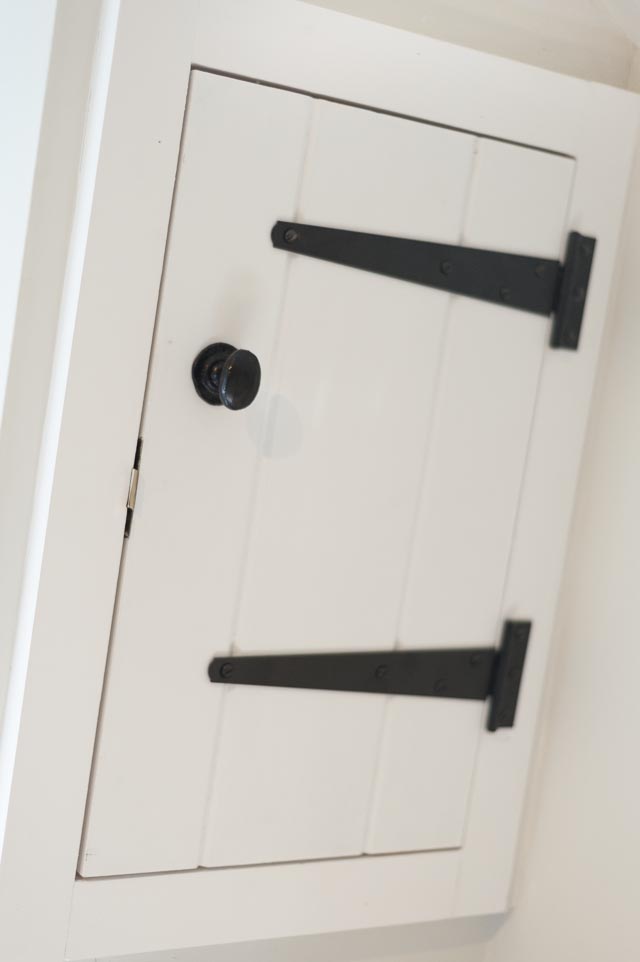 Integrated Wall Cupboard with Traditional Ironmongery