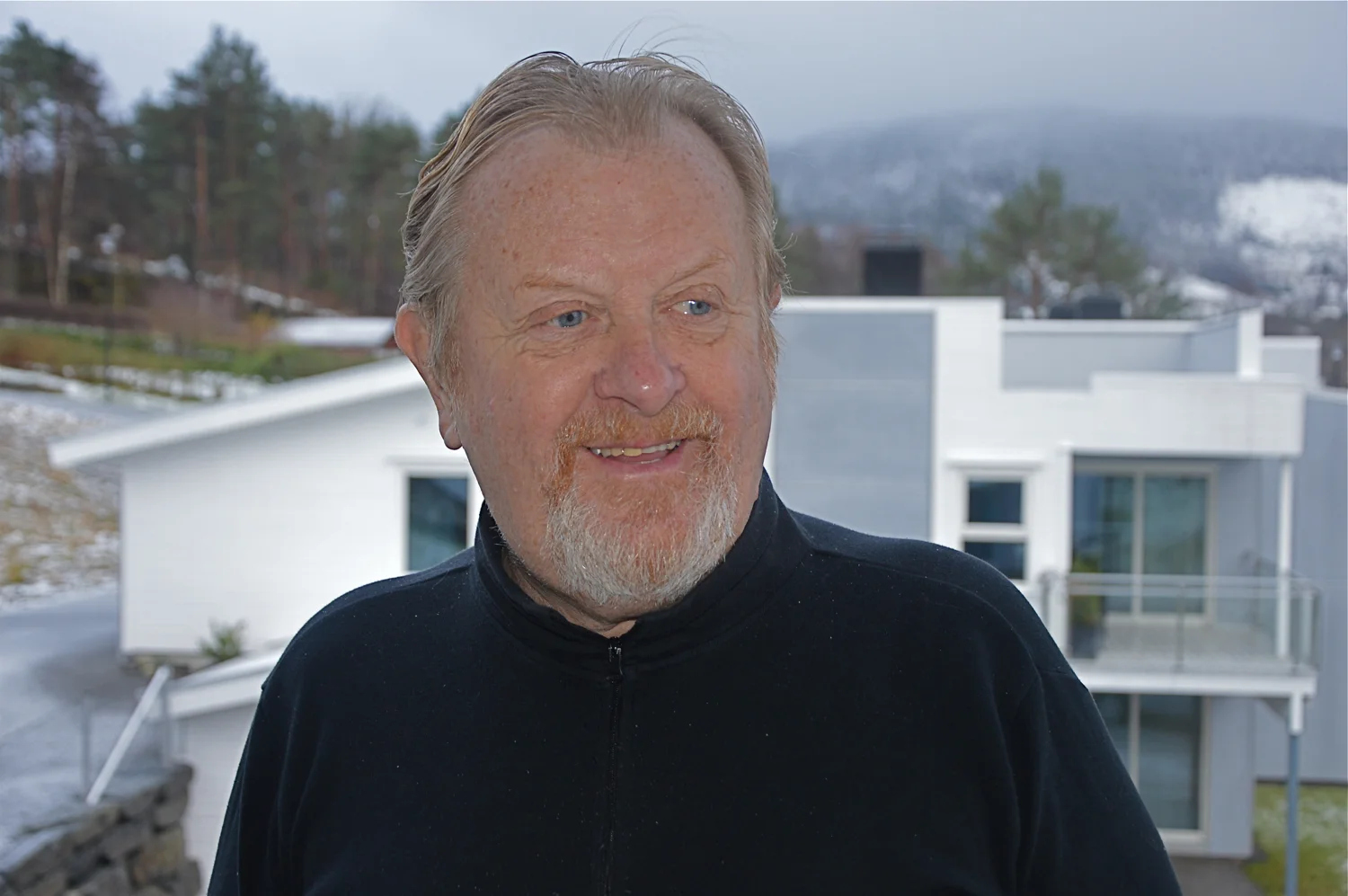 – Målet må vera at det nye regionsenteret og den største tettstaden i Kvinnherad får hotelldrift igjen innan 3 – 4 år, seier Jan B. Ingvaldsen.