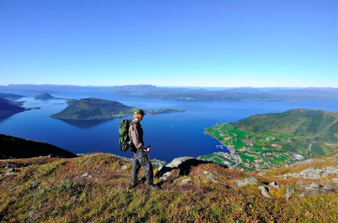 Hardangerfjord Magasinet presenterer mange fine bilete frå området.