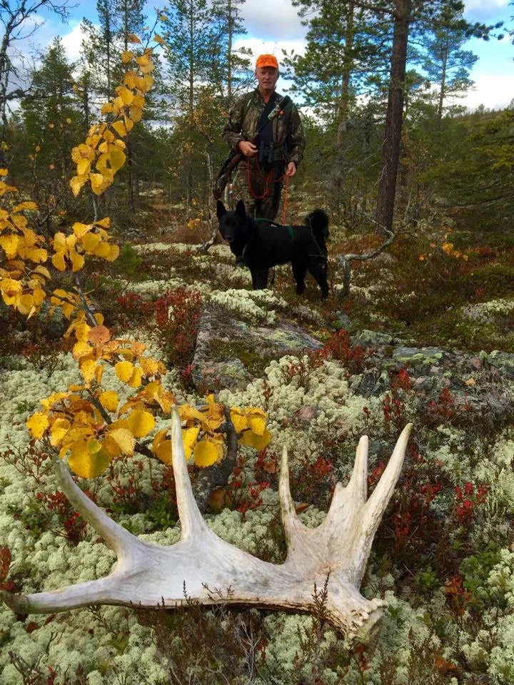 Kjell Ove Medhus med hunden Ella.