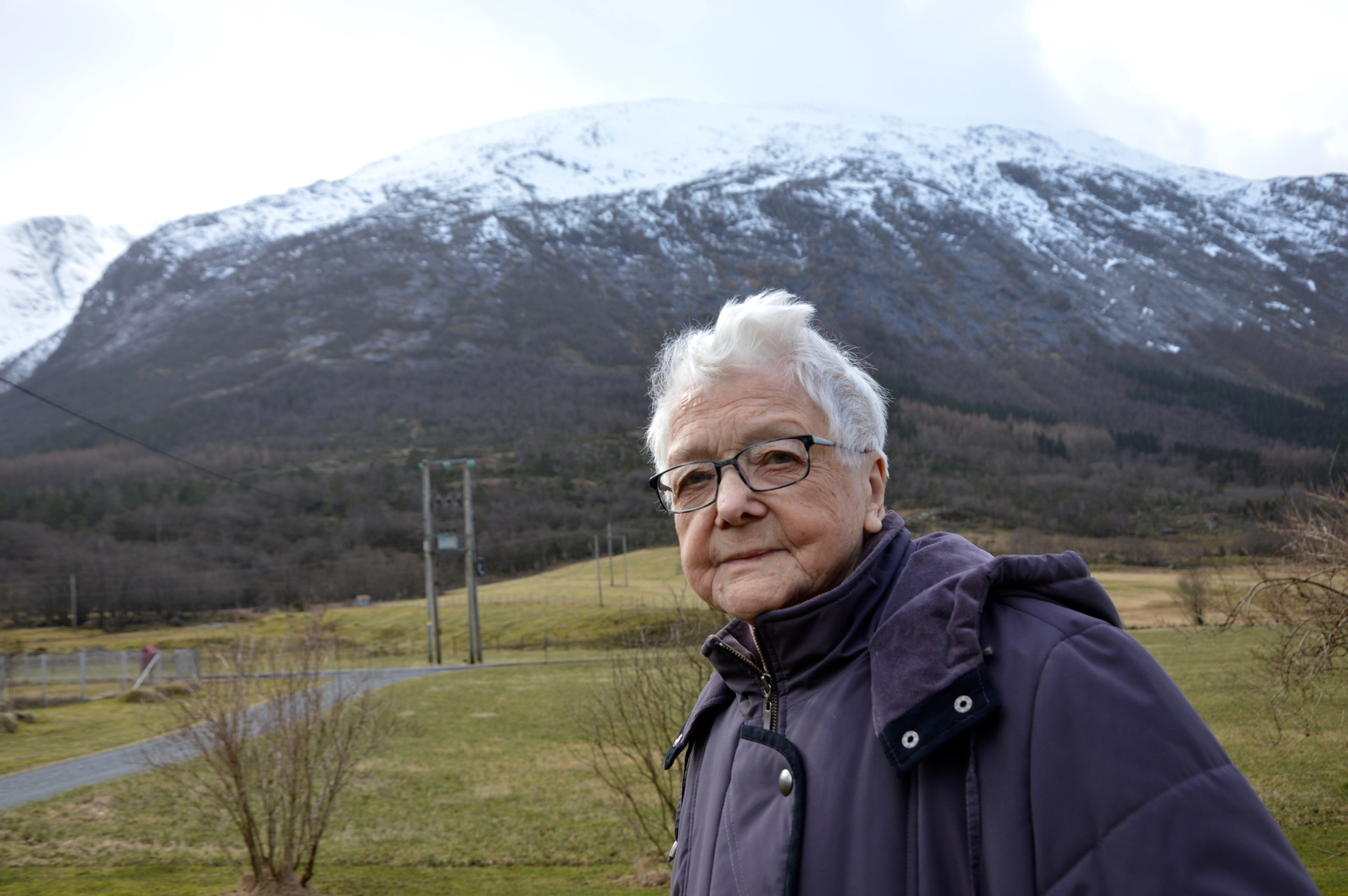Fjella i Uskedalen har vore god trening for Klara, attåt arbeidet på garden.