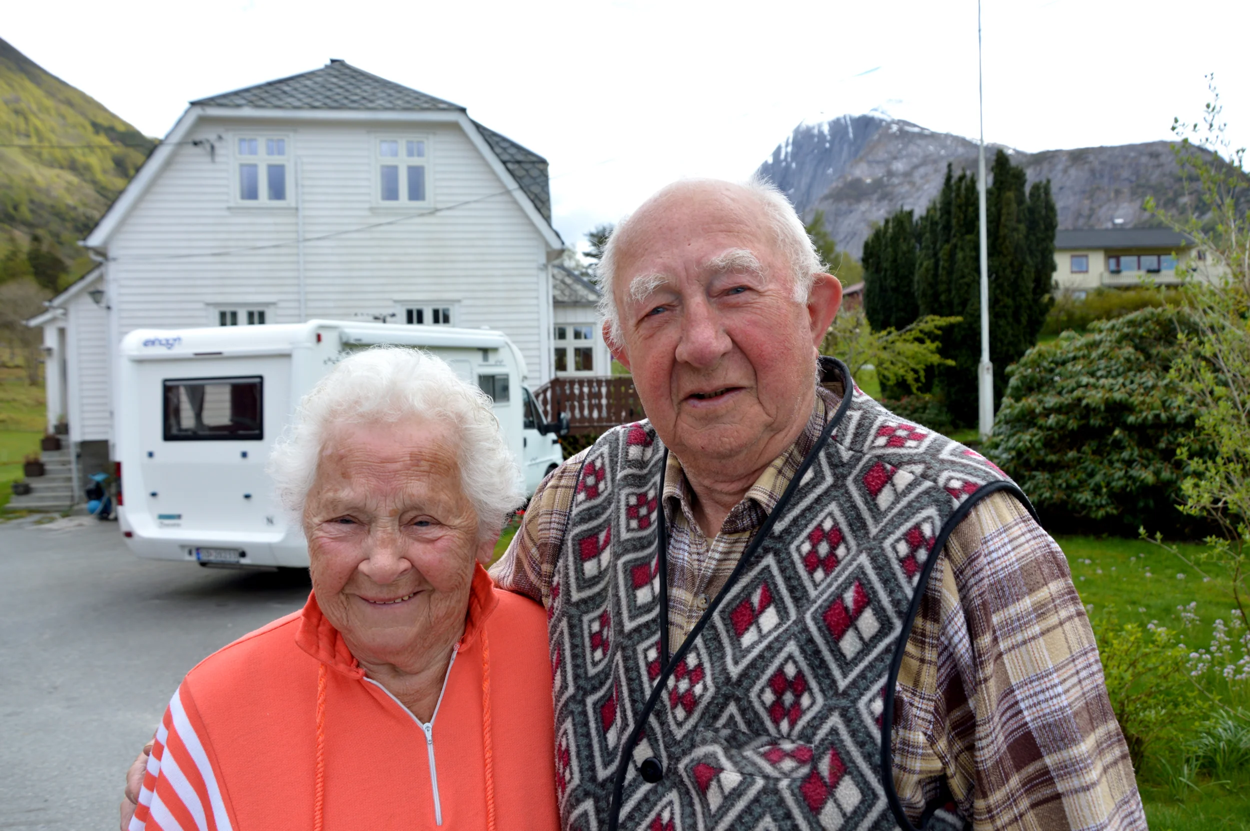 Trygve og Sigrun har likt å reisa, blant anna med bubilen sin.