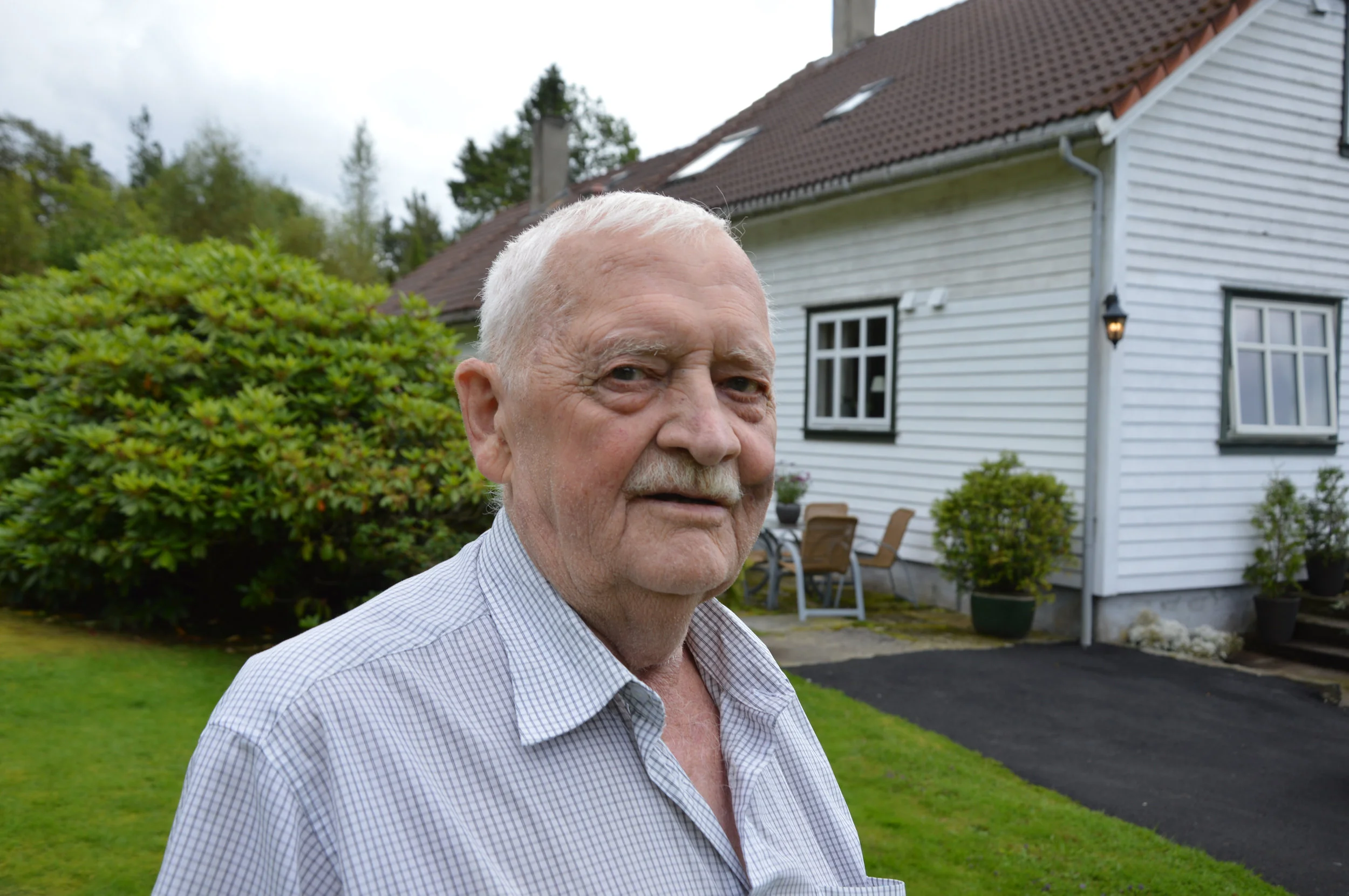 – Tjerand Aske var godt oppdatert på det som skjedde i samfunnet, trass i at han i mange år levde åleine langt utanfor allfarveg – og stort sett berre ilag med dyra sine, fortel Torleiv Sydnes.