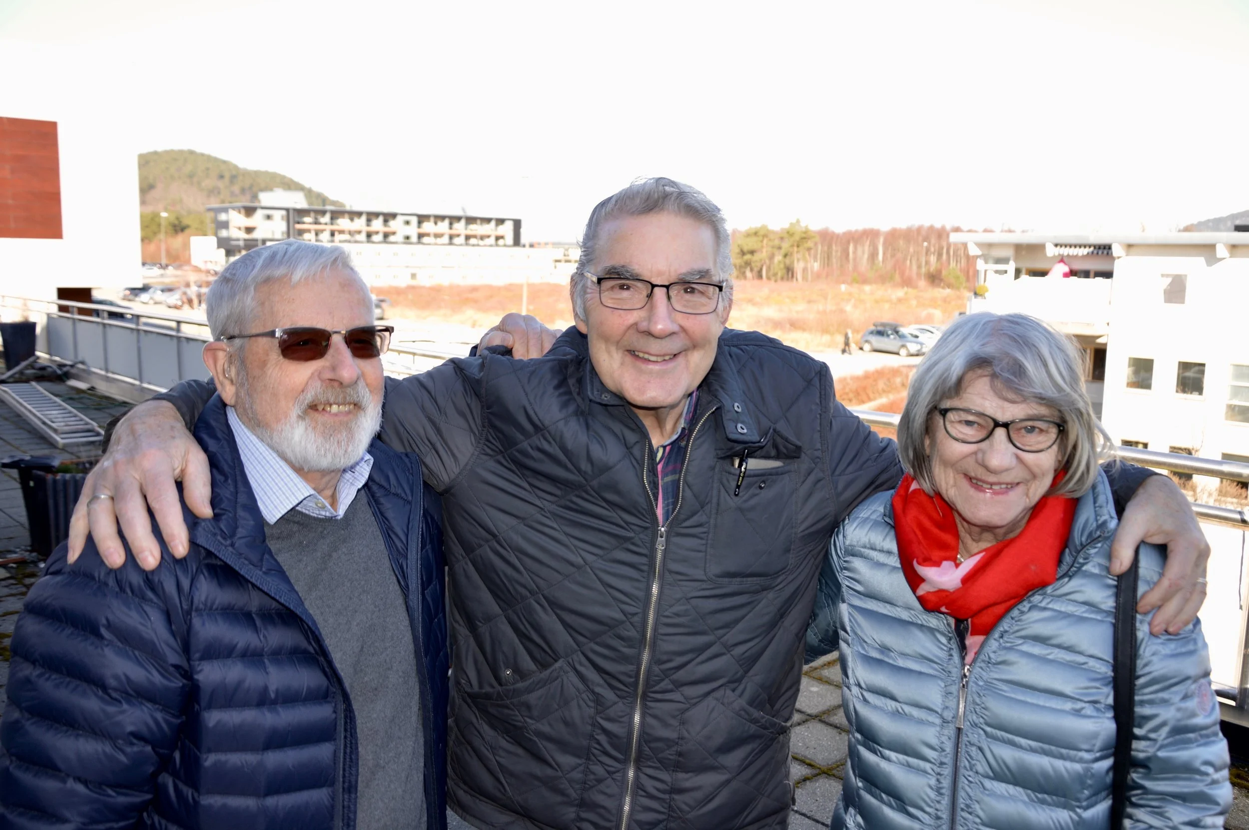Otto Blokhus, Roald Teigen og Aud Sigrun Fausk er blant dei som no arbeider for eit seniorsenter på Husnes.