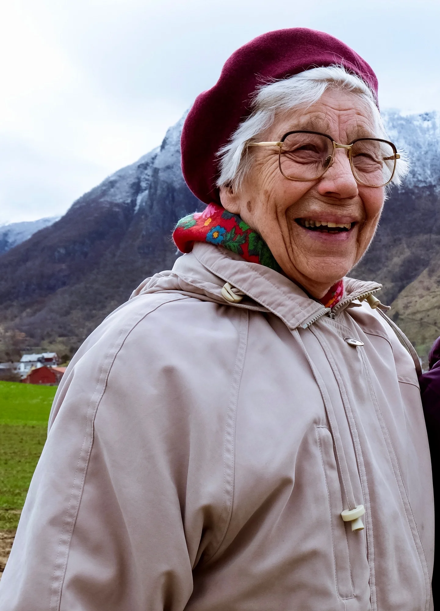 Kirsten Bøyum hugsar enno historia som far hennar fortalte. (Foto: Kristen Børje Hus).