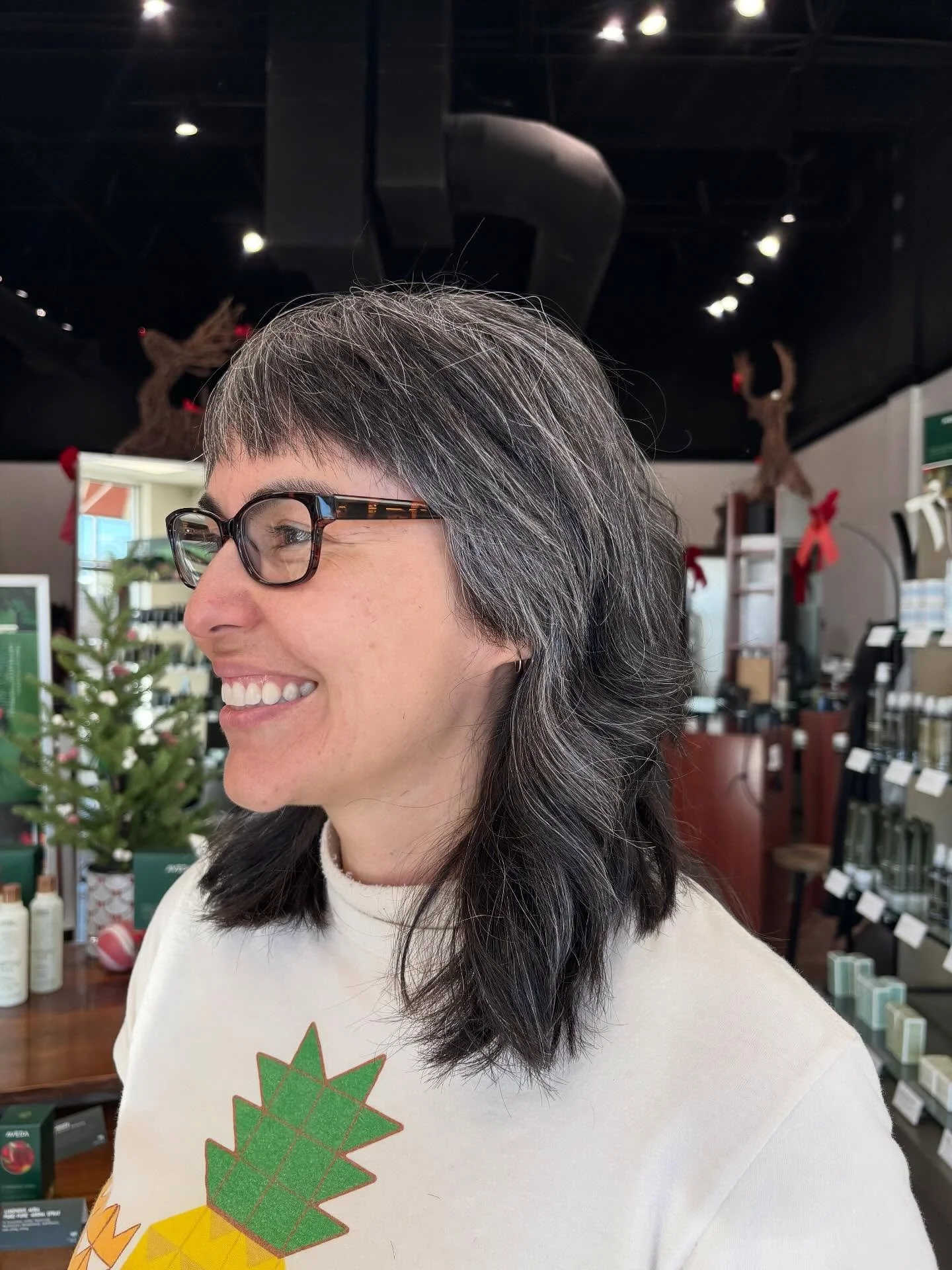 BIG CHOP ALERT ✂️✨
Toni delivered shape, texture, style, and straight-up perfection 🫡
Who&rsquo;s ready for their transformation?

Call and book today!