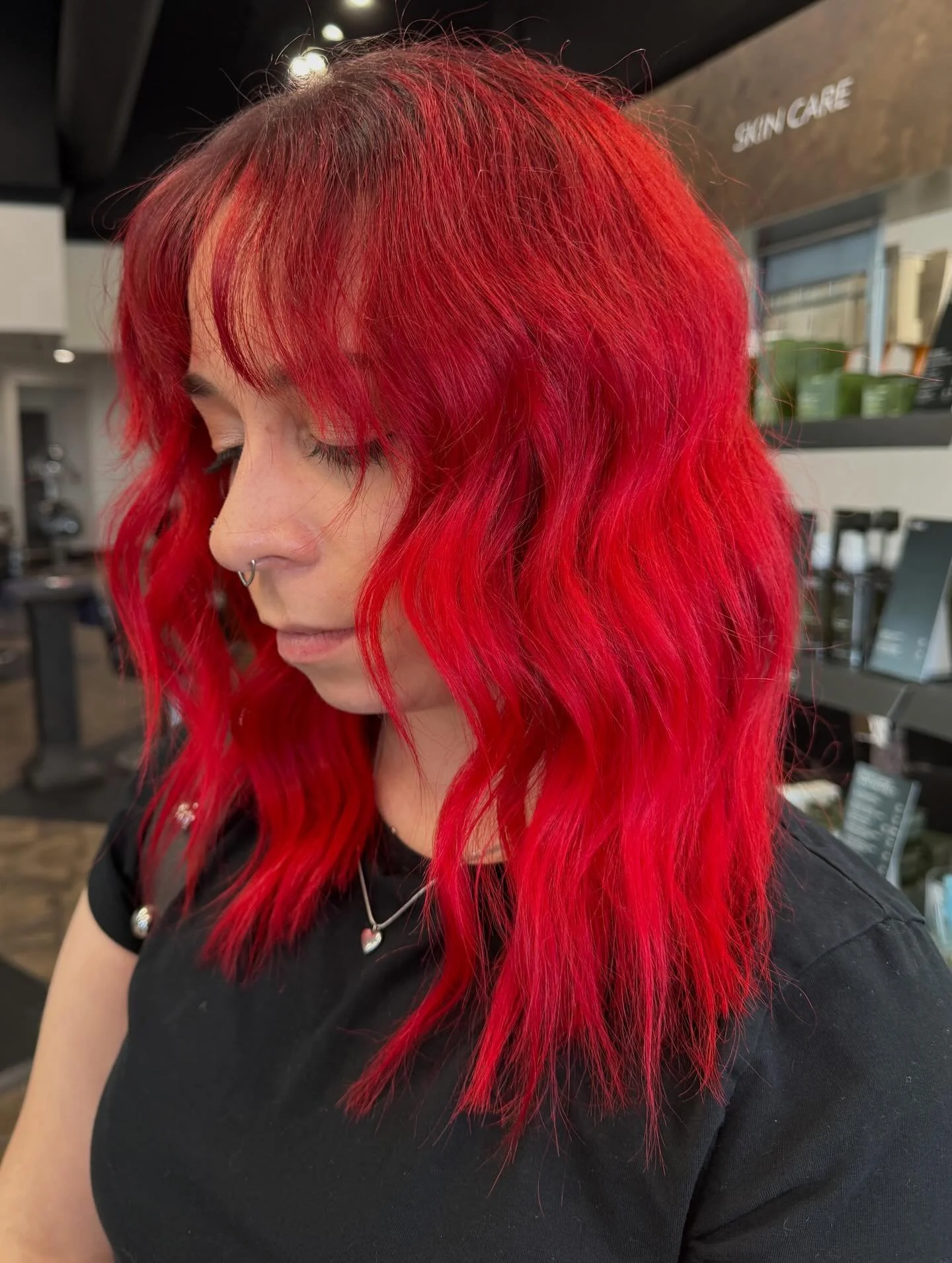 Beautiful custom color done by Chloe! 👏👏

Book your custom color or highlight with Chloe now!!! 😝

#avedacolor #avedaartist #gretna