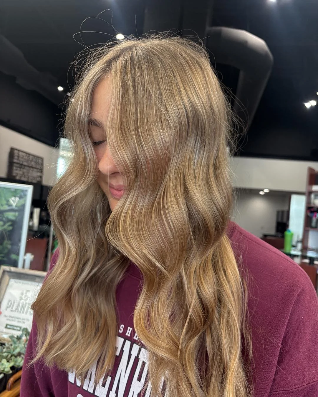 Before and afters 🤝

☺️💐

Stylist : Ava Coniglio

#aveda #highlights #omahastylist