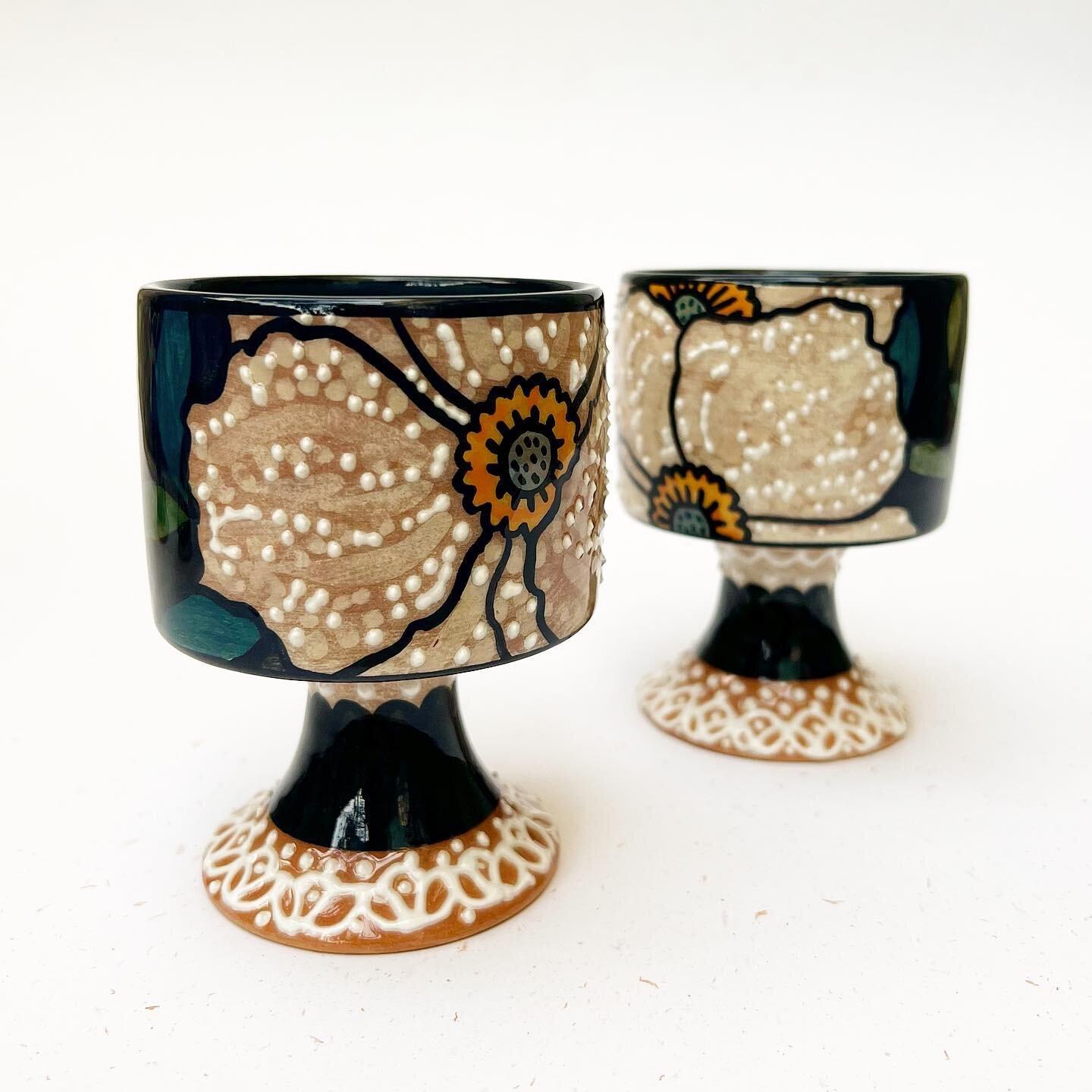 The Matilija Poppy, &ldquo;appears to thrive on neglect&rdquo;.

It probably just doesn&rsquo;t like people very much, which is fair!
.
.
.
#loveonabike #pottery #ceramics #earthenware #terracotta #winegoblet #poppy #floral #colorobbia #underglaze #c