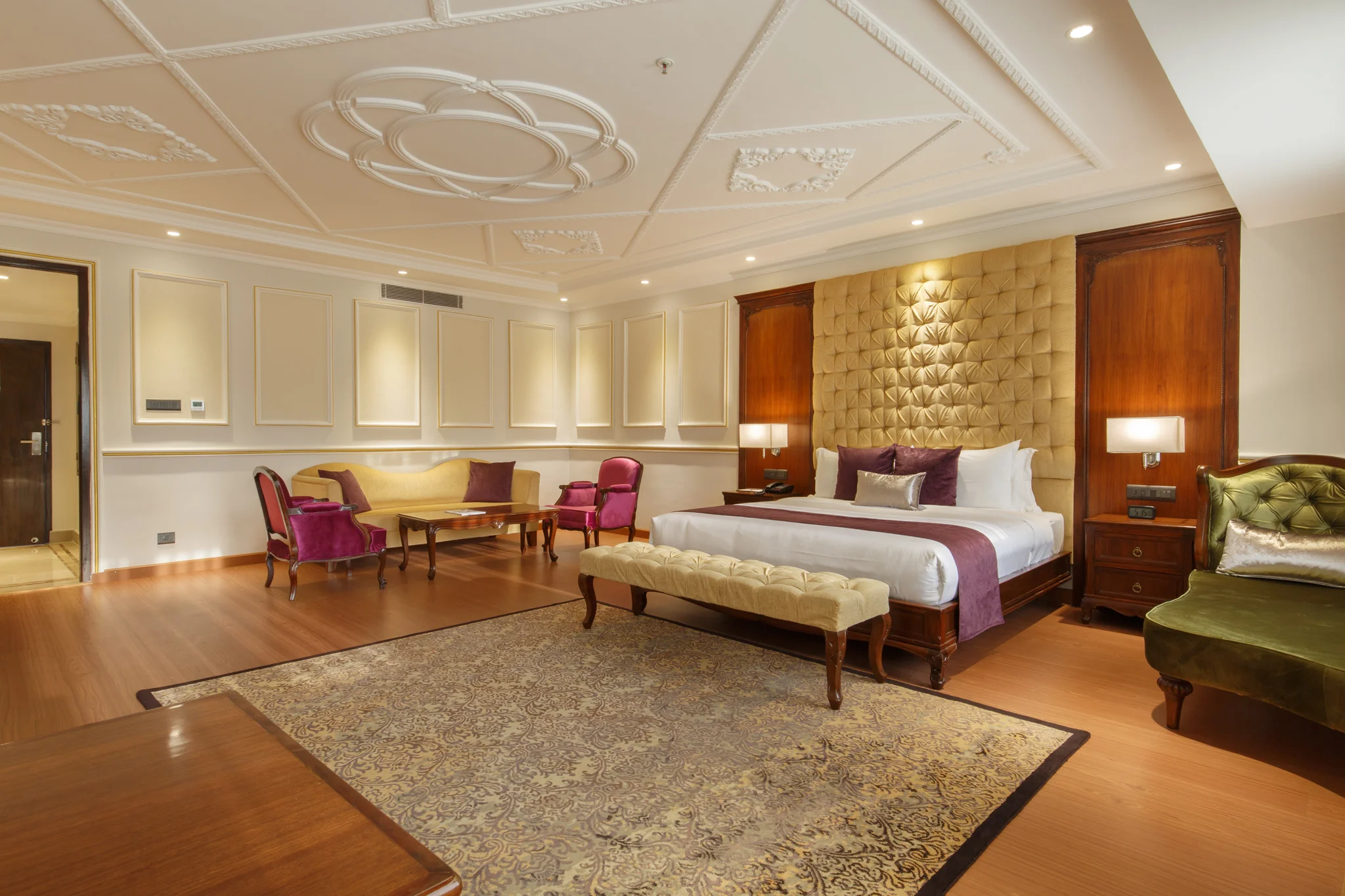 PREMIER SUITE ROOMS (King Size Bed)