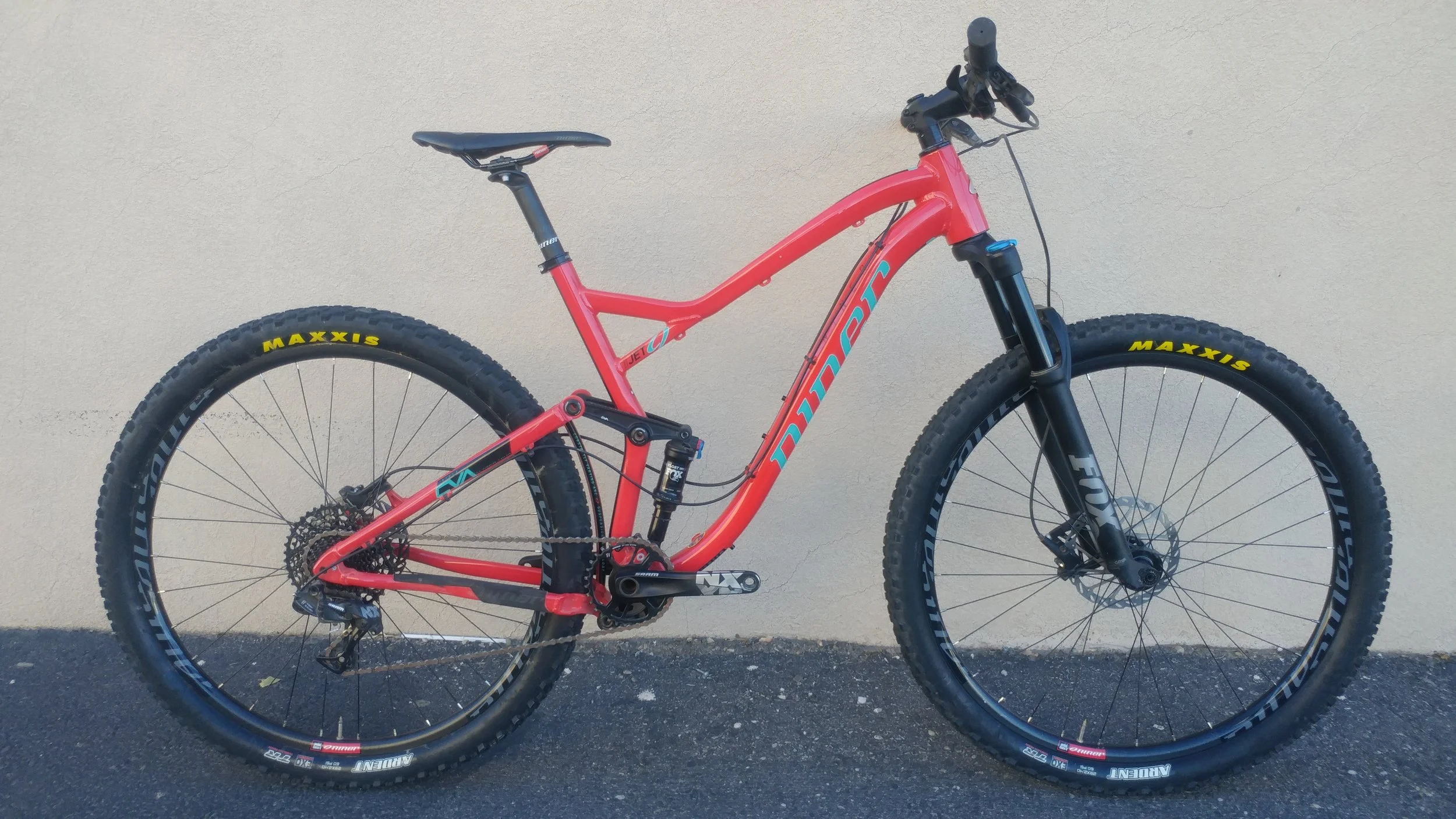 2017 Niner Jet 9c 27.5+ / 29 SRAM NX 1X Large $2,300