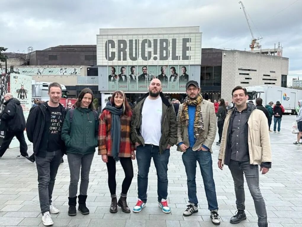 2.5 snooker filled days in The North with this excellent bunch. Finally made it to the home of snooker! 🤓🔴🟡🟢🟤🔵🟣⚫⚪
#wst #worldsnookerchampionship #crucibletheatre #sheffield