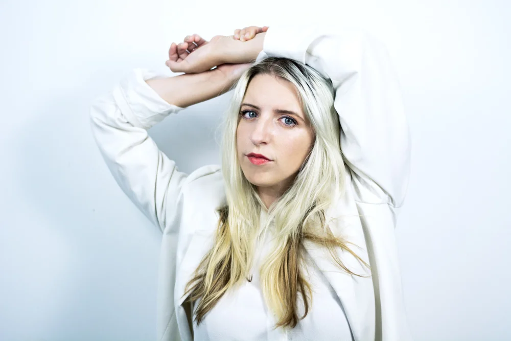 9.5 White Hinterland: She Does Music