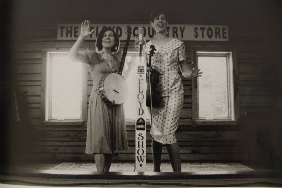 Photo by Jim Herrington // Elizabeth (left) and Anna (right) 
