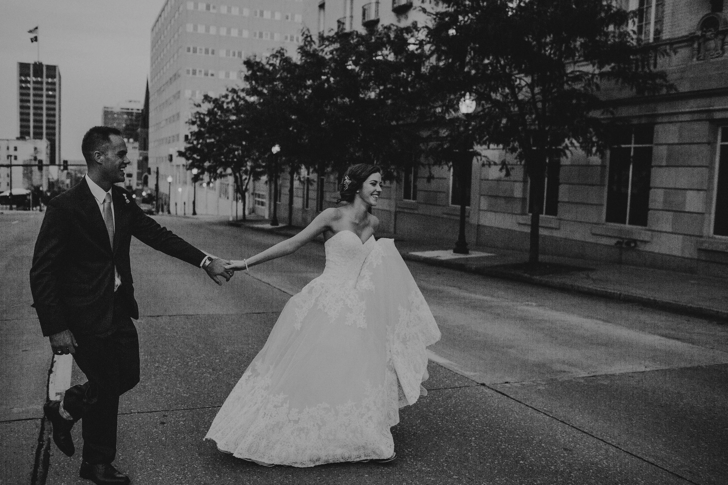 Photographer: Hope Jewell-Vinson Hotel: Embassy Suites, Old Market Ceremony; Citylight Benson Reception: The Scoular Ballroom