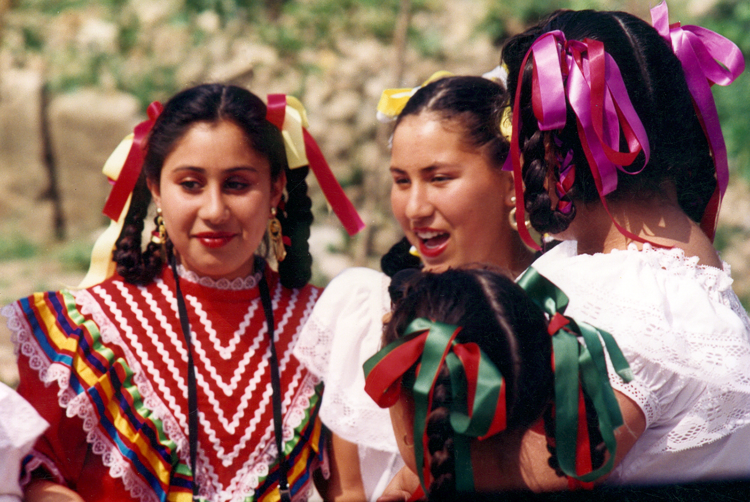 folklorica dancers