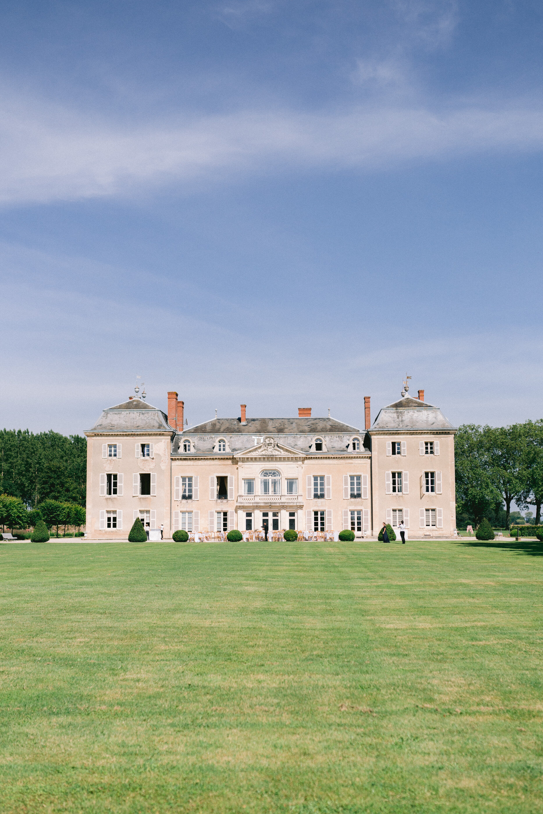 chateau-de-varennes-burgundy-wedding-lucy-till-french-weddings-wedding-planner-italy-lake-como-south-of-france-alps-provence-french-riviera.jpg