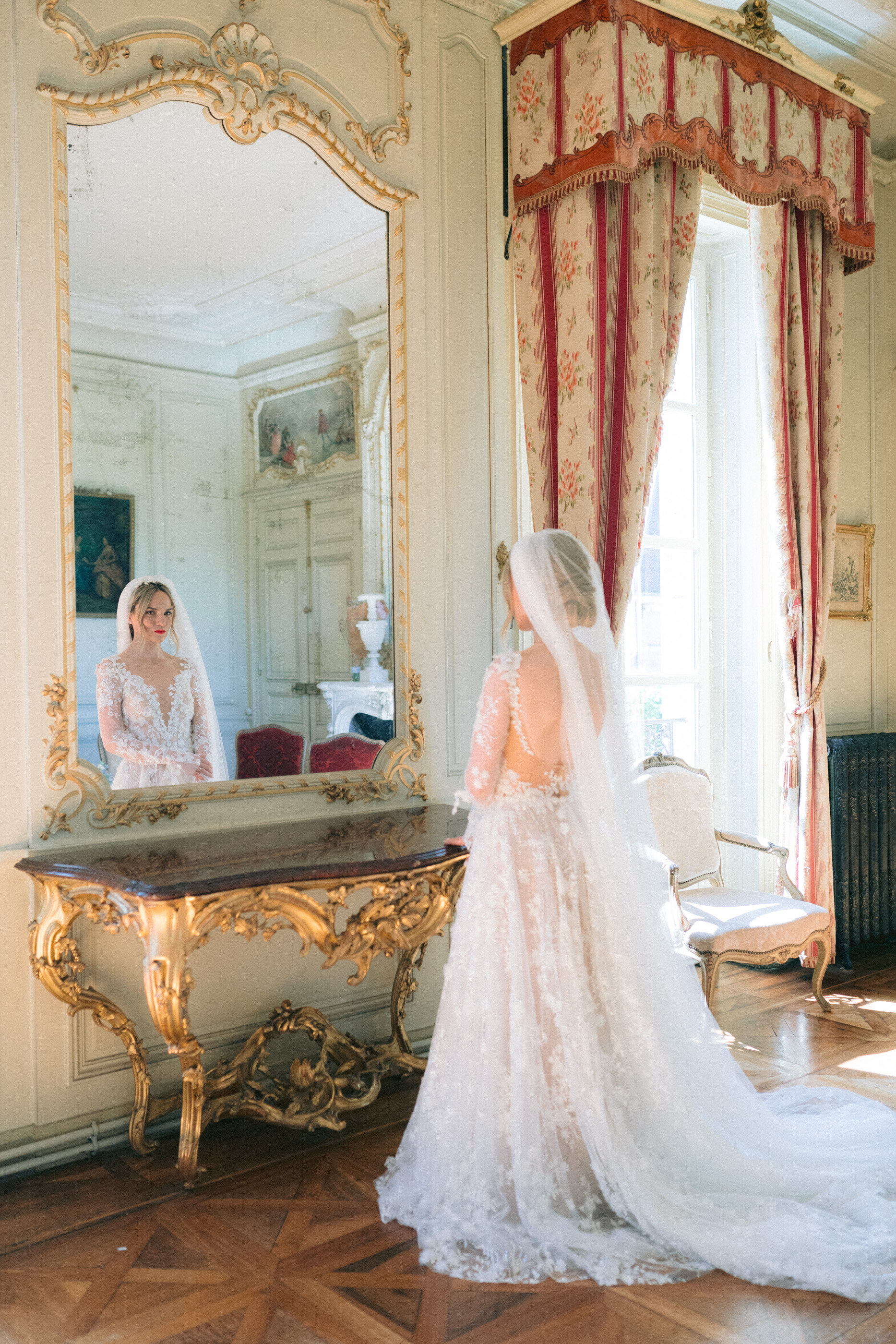 lucy-till-french-weddings-burgundy-wedding-chateau-de-varennes-wedding-planner-south-of-france-french-riviera-provence-alps-italy-lake-como.jpg