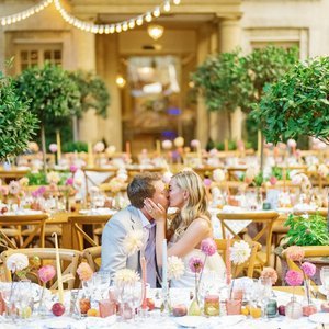 Welcome-Dinner-Event-Wedding-Provence-South-of-France-Hotel-d-Europe-Avgnon-luxury-wedding-planner-colorful-flower-design.jpg