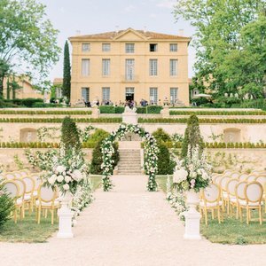 Chateau-de-la-Gaude-5-star-wedding-hotel-luxury-wedding-ceremony-floral-wedding-design.jpg