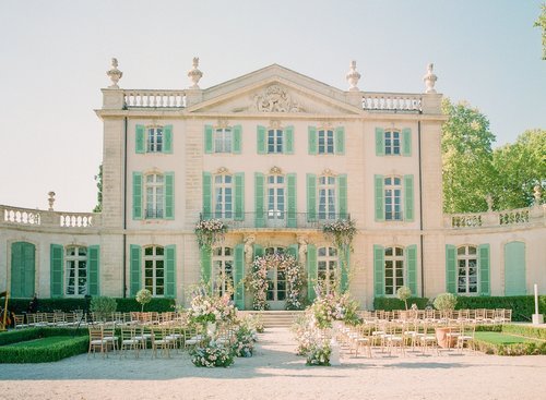 French-wedding-ceremony-Chateau-de-Tourreau-Provence-South-of-France-luxury-blushy-flowers.jpg