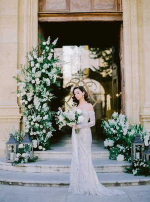 Provençal-wedding-ceremony-Aix-en-Provence-wedding-Hotel-de-Caumont-white-and-green-design-elegant-classical-alternative-flower-arch-luxury-wedding-planner.jpg