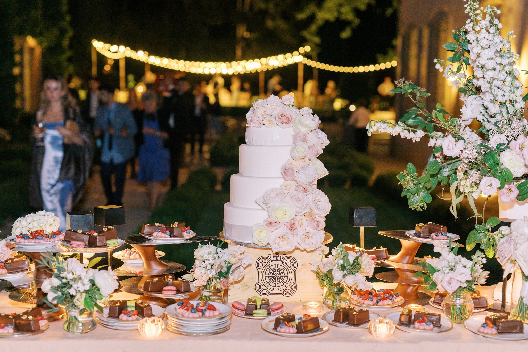 Wedding-dessert-buffet-wedding-cake-small-mignardises-wedding-catering.jpg