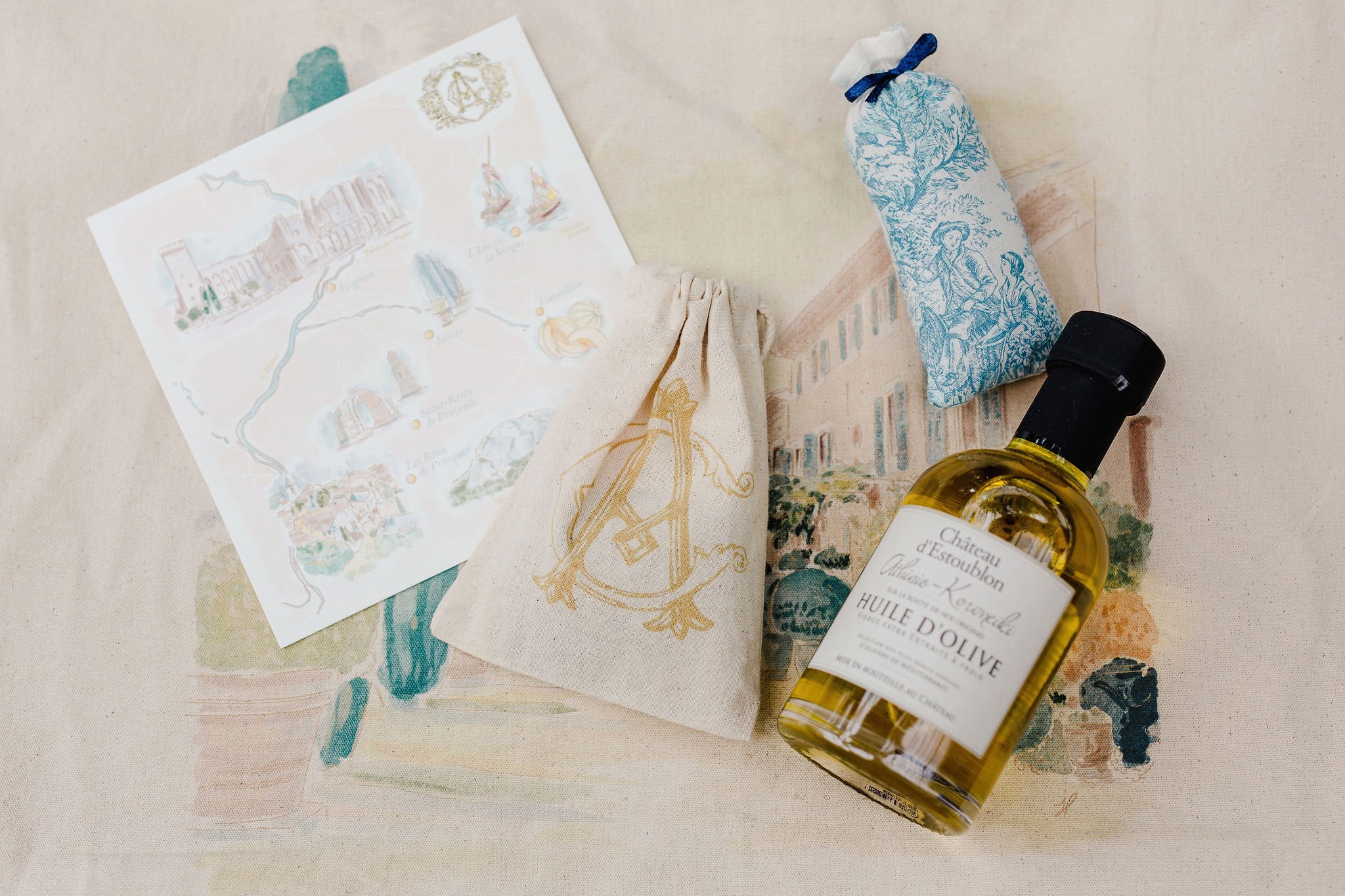 Provençal-gadgets-for-your-wedding-guest-favours-destination-wedding-Provence.jpg