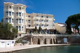Lucy-Till-French-Riviera-Luxury-Venue-Hotel-Belles-Rives.jpg