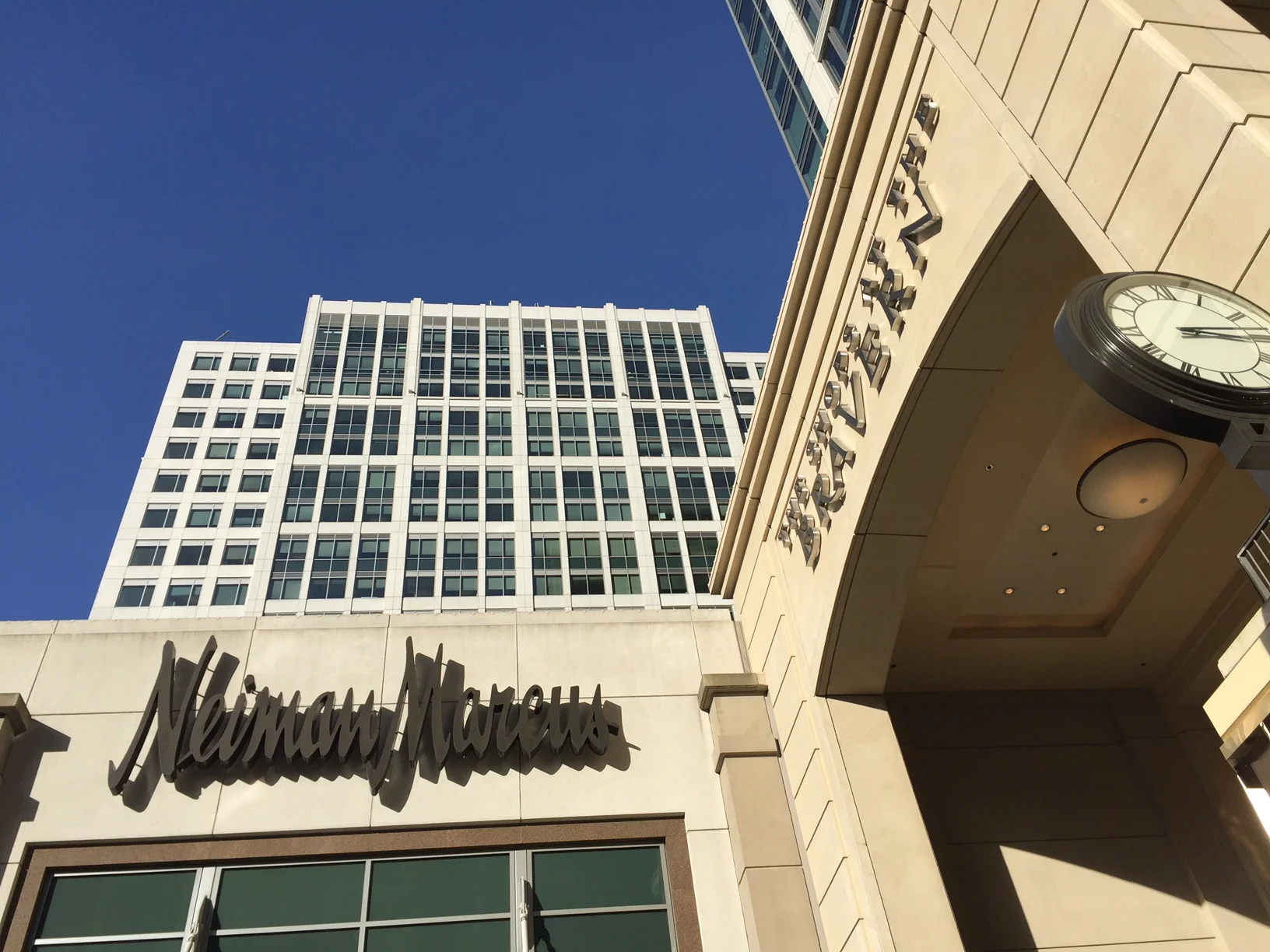 Art Makes You 4th Fundraiser Event 