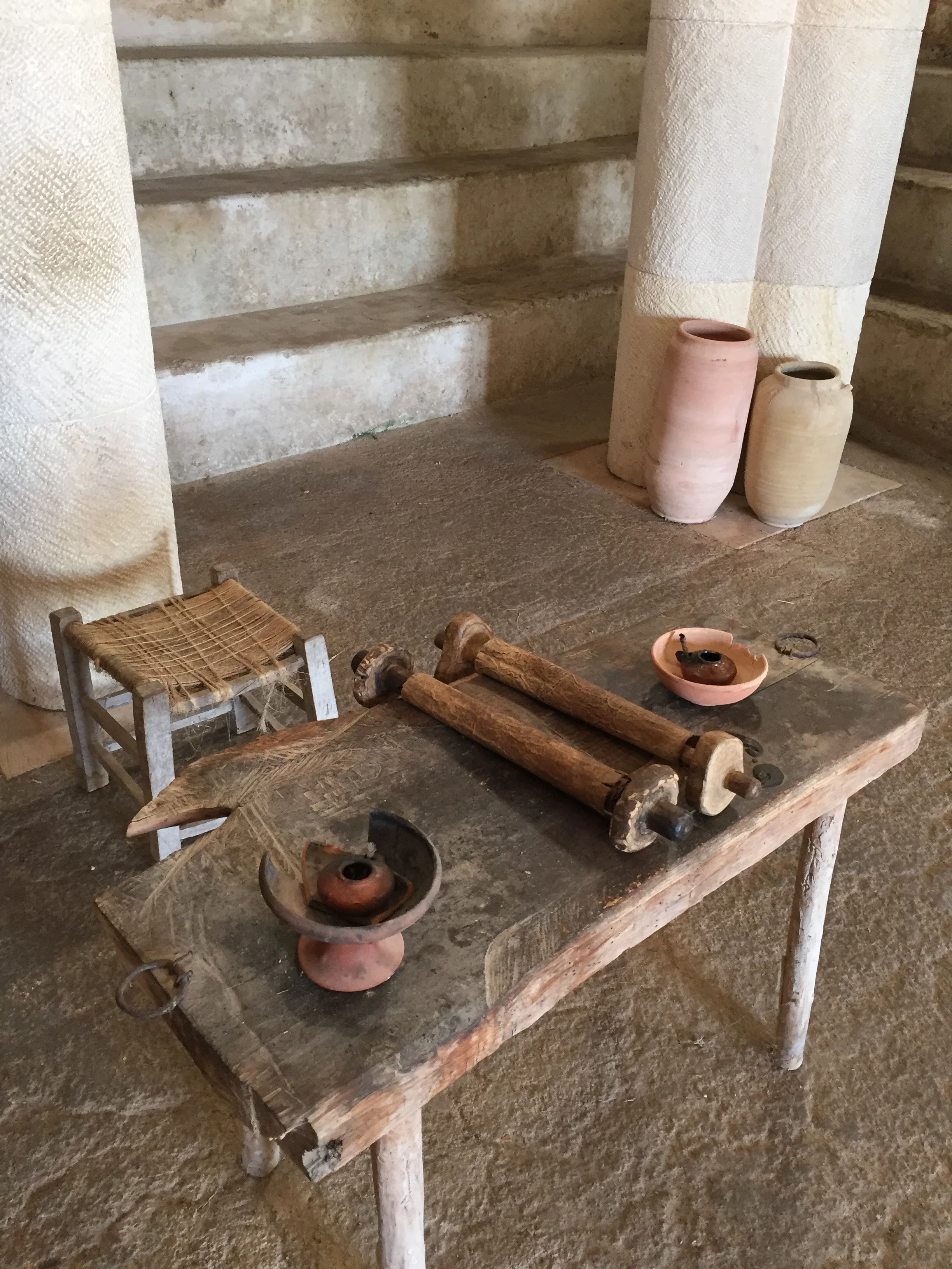 Reading scrolls in a syngogue