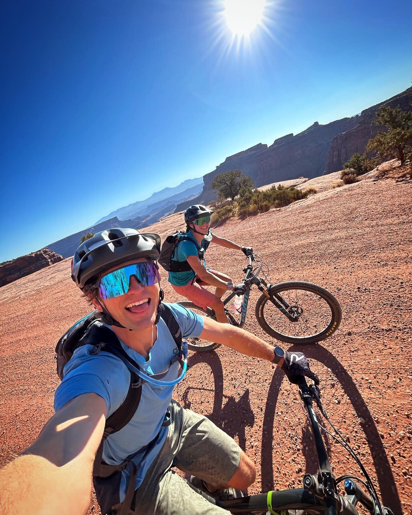 Ticked off some bucket list adventures with @jjyeaton before snow hits the ground. White rim loop, flattop mnts, @brandicarlile at red rocks, and dragging JJ out for a failed bear hunt bushwack in the woods. Doesn't get much better than this 👍