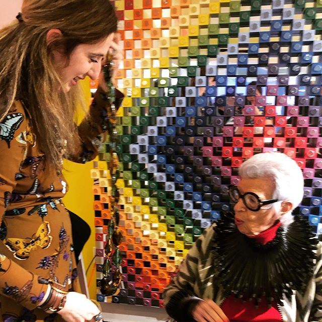 Having a moment with THE fashion icon @iris.apfel 💗 #treasuredmoment