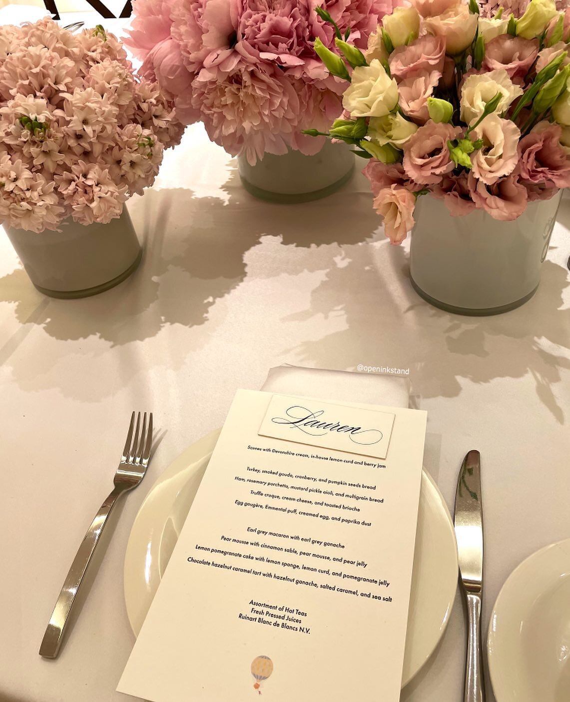 Placecards for this beautiful high tea table set at Louis Vuitton. There were scones, sandwiches, jams and jellies, a calligrapher and illustrator (me!) and a harpist playing beautiful music in the background. What an event! Thanks for having me 🌟🌸