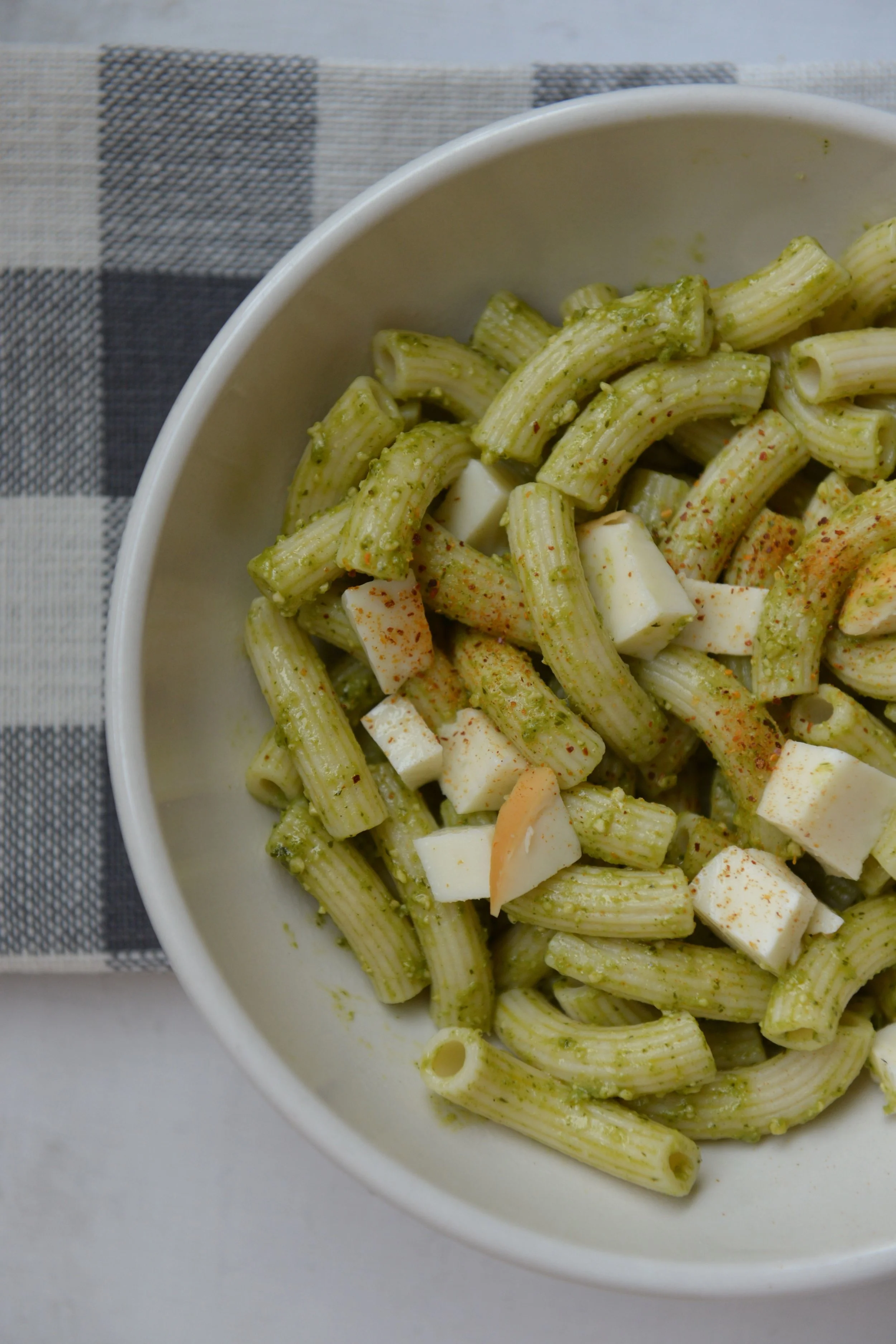 4 Minute Meal: Pasta with Pesto and Smoked Mozzarella 