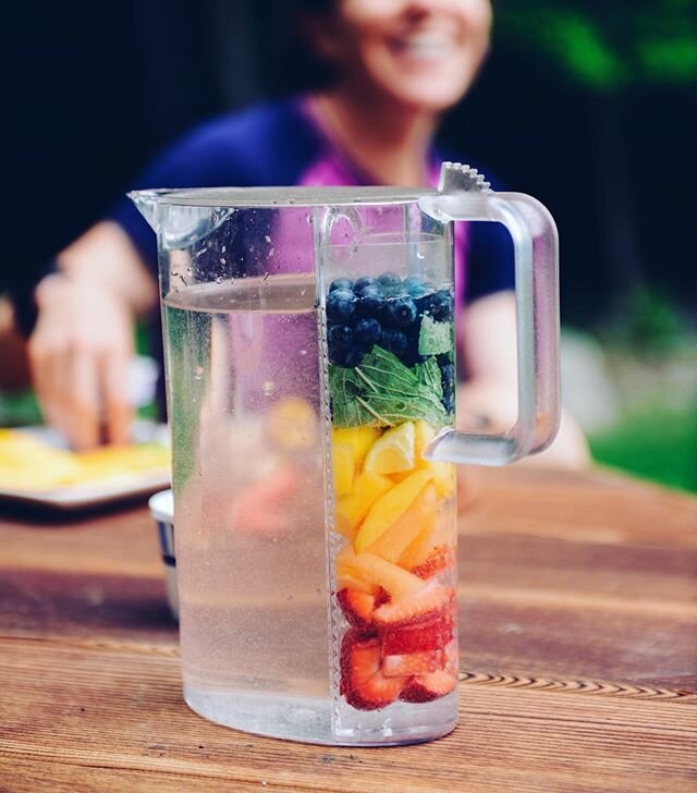 Going to need endless pitchers of fruit water today. #hot #stayhydrated another @amysfoodfactory creation.