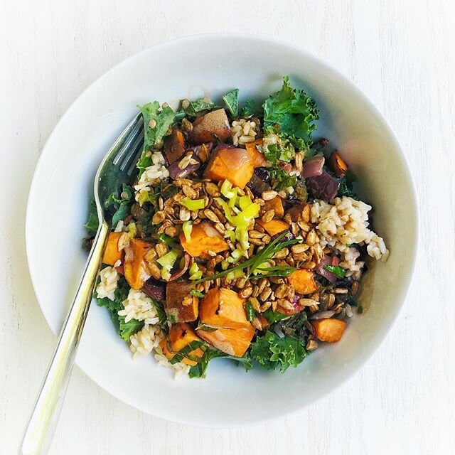 #meatlessmonday Grains &amp; Greens bowl. Kale, roasted sweet potatoes &amp; red onions, rice, lentils, Greek yogurt vinaigrette with tarragon, and our very own, homegrown hot pepper. Cold dinner for a hot night.