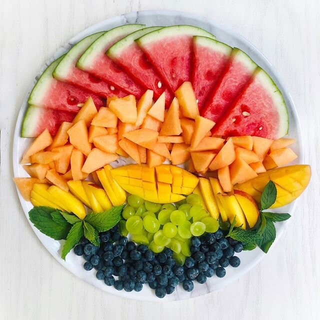 Staying refreshed and hydrated on these 90 degree days. 🌈 🍉 🍈 🥭 🍑 🍇 🍃 🌈