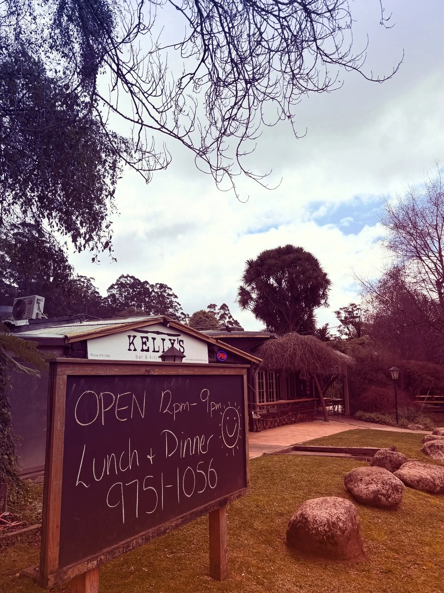 The sun is trying to shine up on the mountain today ☀️ 

It&rsquo;s the perfect day to come up the hill for a drink and a bite to eat 🍻 🍽️ 

Call 9751 1056 or go to our website to make a booking