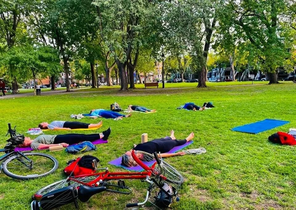 Parc Laurier-Yoga quebec.jpg